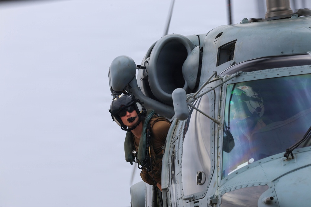 USS Thomas Hudner (DDG 116) Conducts Flight Operations
