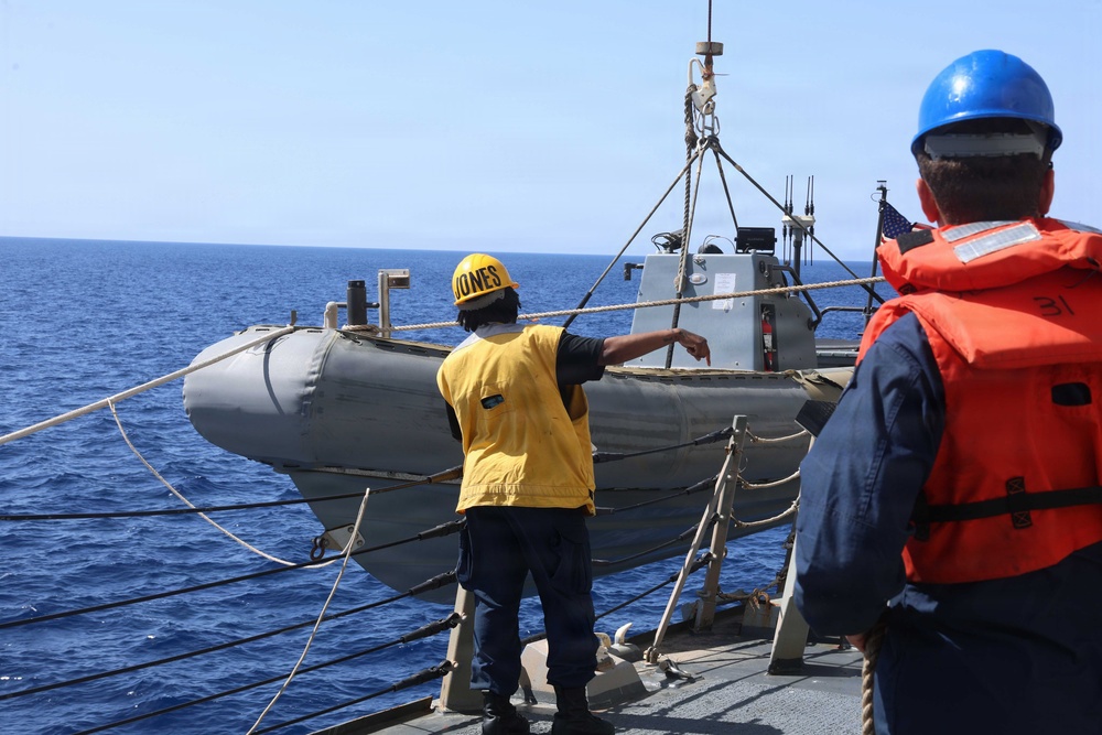 USS Thomas Hudner (DDG 116) Conducts Boat Operations