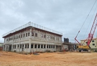 High-lift crane work