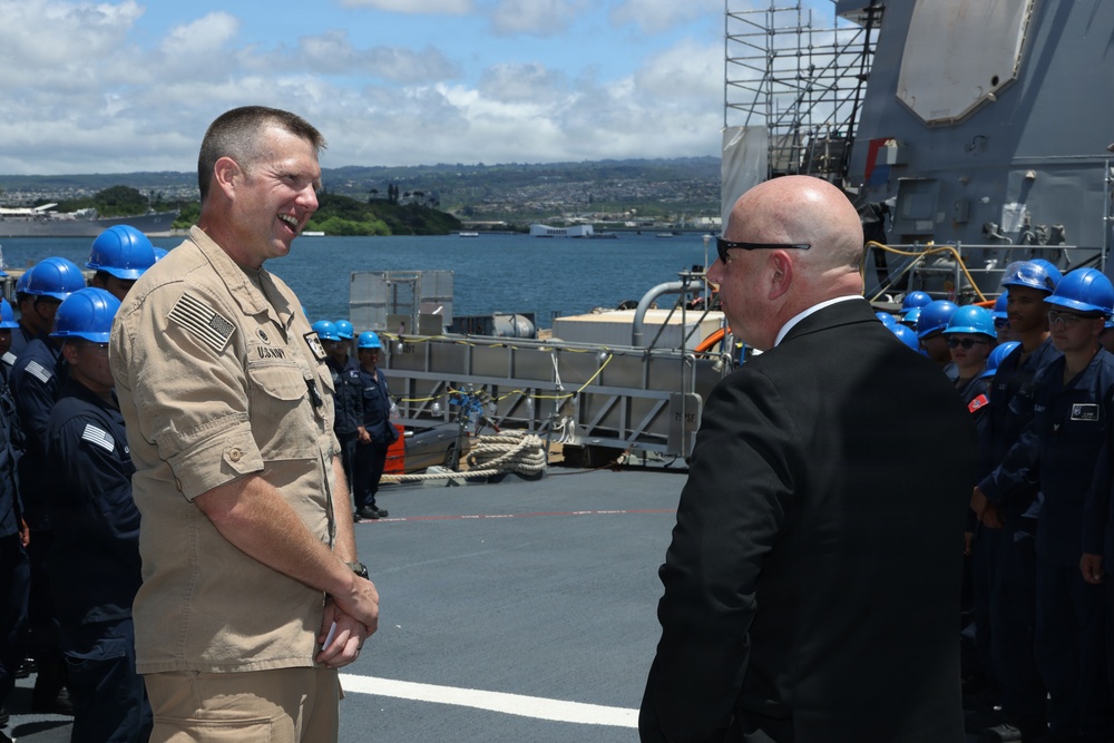 Senior Advisor to Secretary of War Visits Sailors aboard USS William P. Lawrence