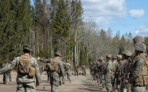 CLB-24 Marines conduct battlesight zero range in Sweden