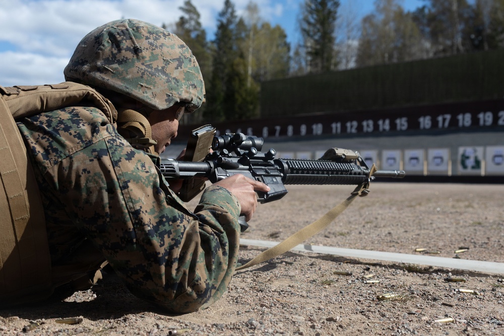 CLB-24 Marines conduct battlesight zero range in Sweden
