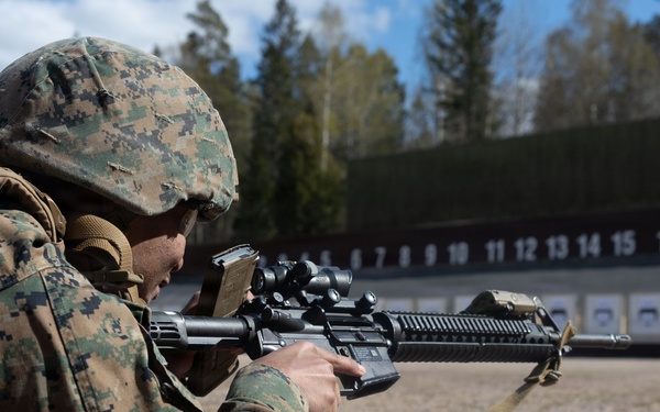 CLB-24 Marines conduct battlesight zero range in Sweden