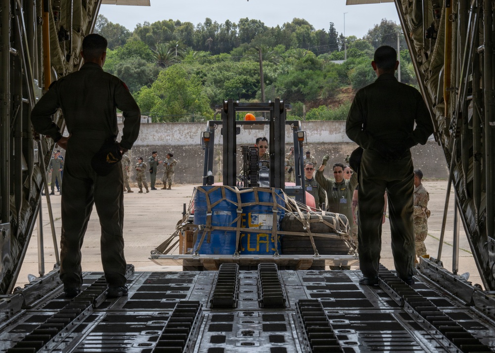 US, Royal Moroccan Airmen strengthen airlift coordination during African Lion 26