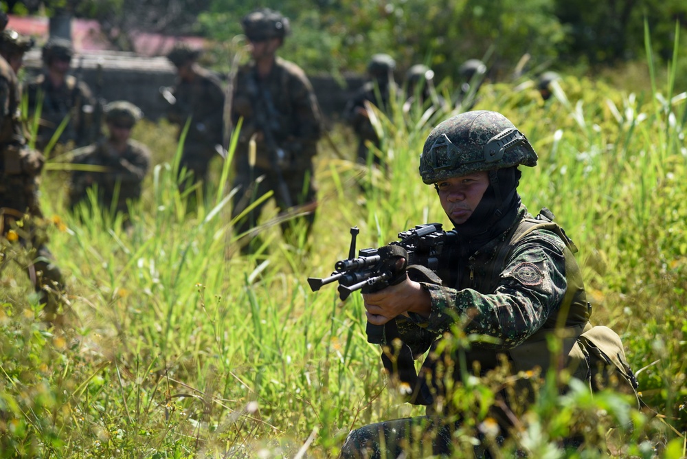 Balikatan 2026: 3rd LCT Marines, Philippine Marines simulate airfield seizure operations