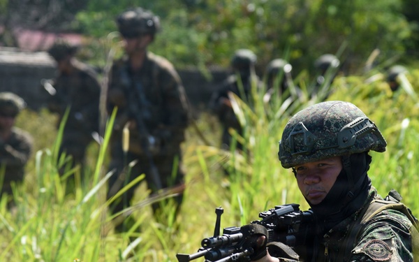 Balikatan 2026: 3rd LCT Marines, Philippine Marines simulate airfield seizure operations