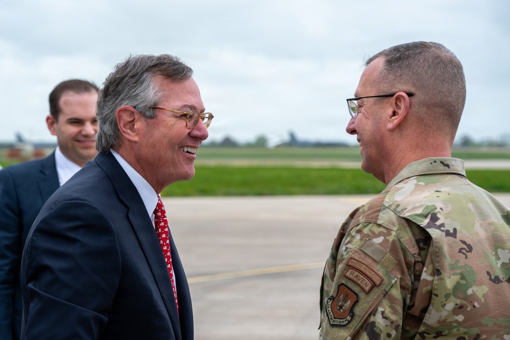 U.S. Ambassador to the United Kingdom Visits RAF Fairford