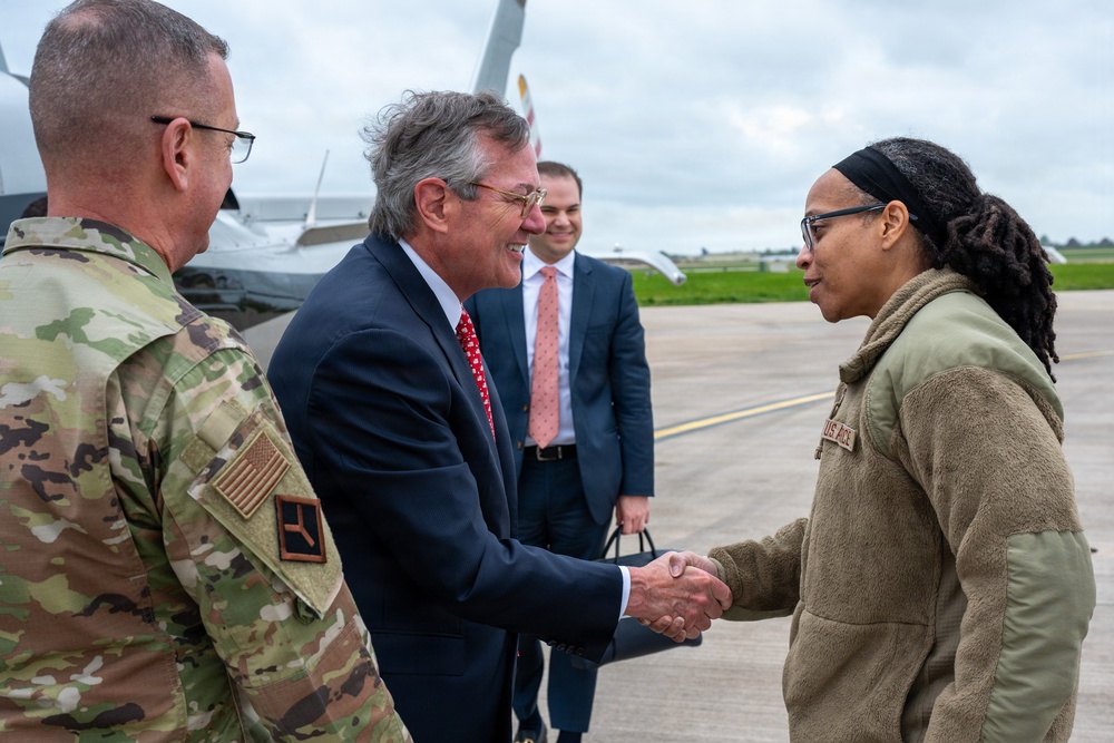 U.S. Ambassador to the United Kingdom Visits RAF Fairford