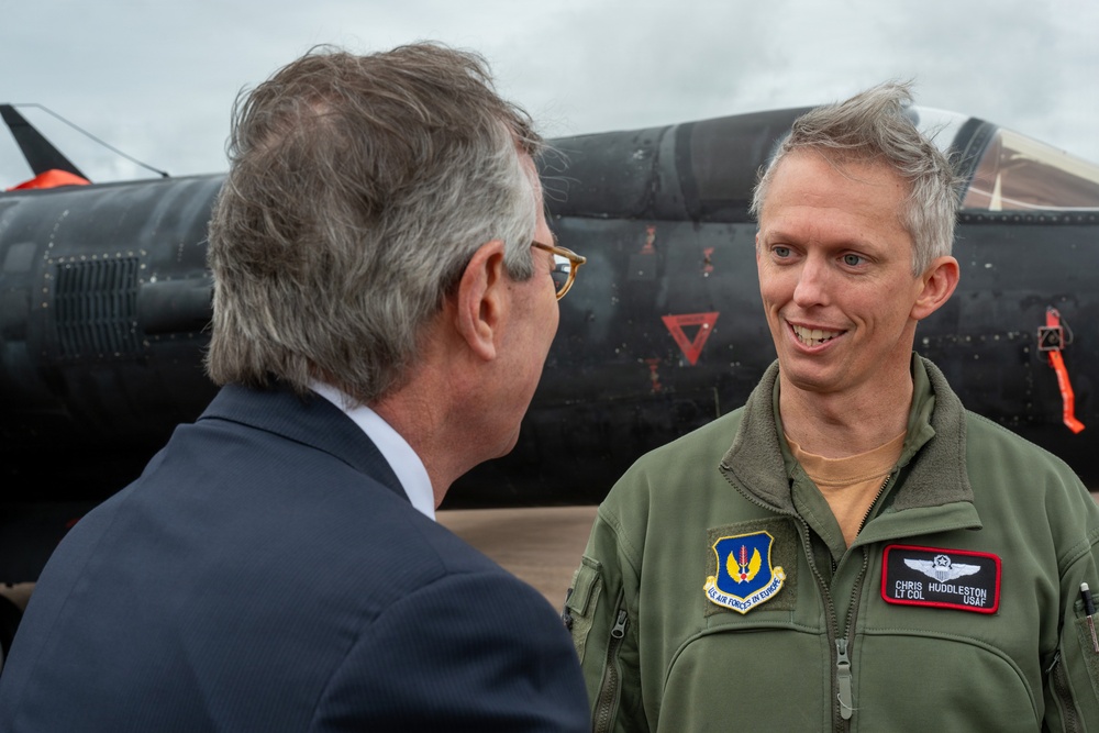 U.S. Ambassador to the United Kingdom Visits RAF Fairford