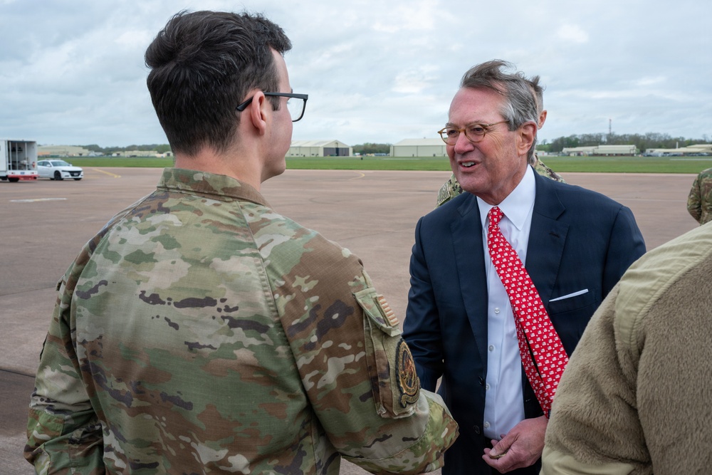 U.S. Ambassador to the United Kingdom Visits RAF Fairford