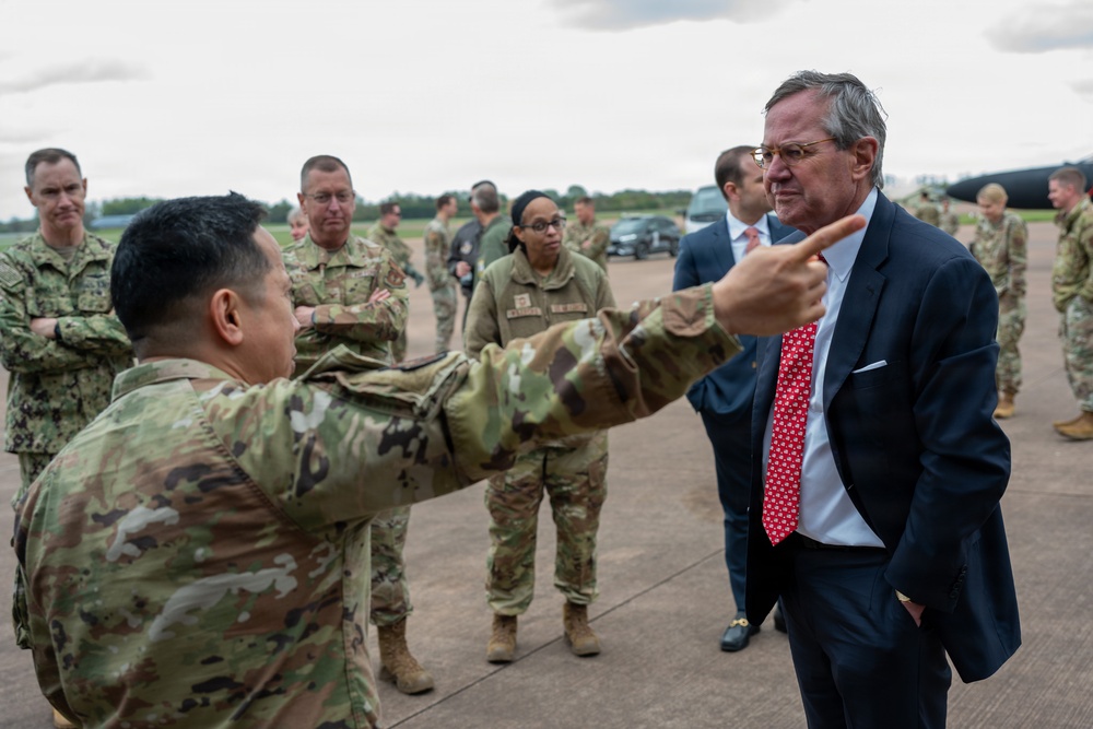 U.S. Ambassador to the United Kingdom Visits RAF Fairford