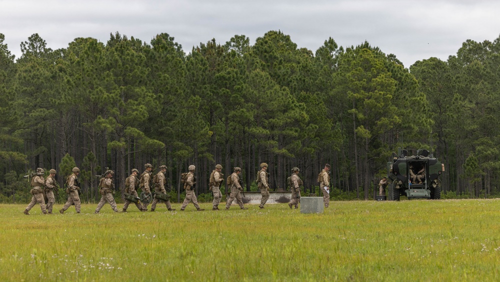 V18 Marines Participate in ACV Integration Training