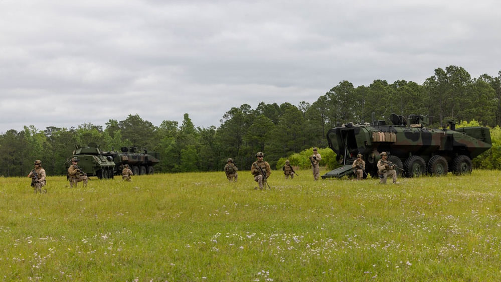 V18 Marines Participate in ACV Integration Training