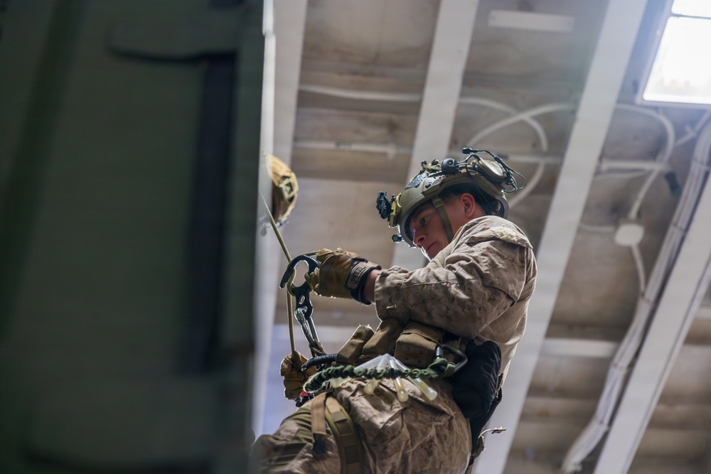 11th MEU Marines, Sailors Conduct Rappel Training Aboard USS Boxer