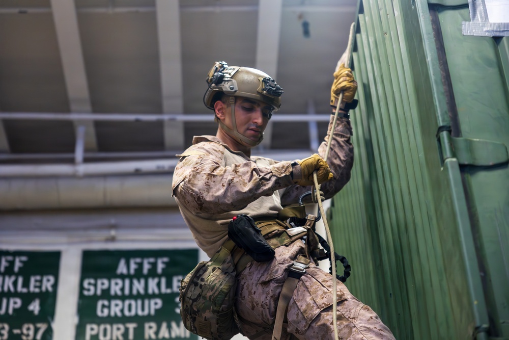 11th MEU Marines, Sailors Conduct Rappel Training Aboard USS Boxer