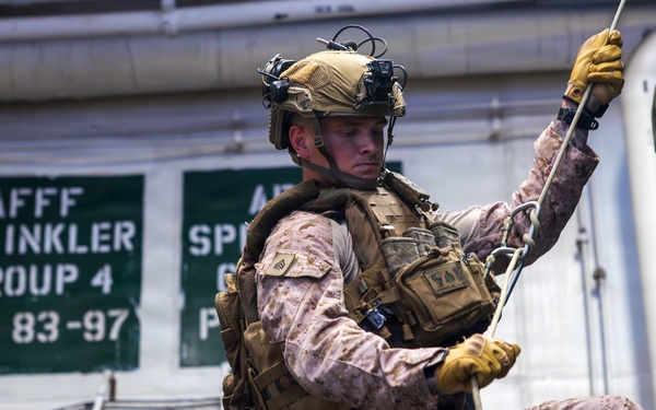11th MEU Marines, Sailors Conduct Rappel Training Aboard USS Boxer