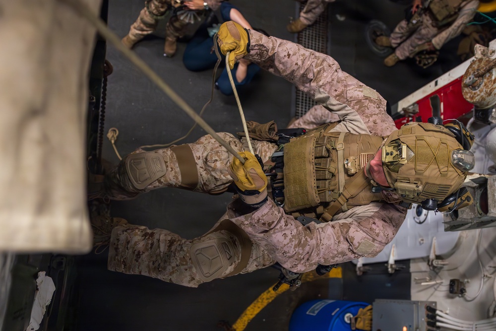 11th MEU Marines, Sailors Conduct Rappel Training Aboard USS Boxer