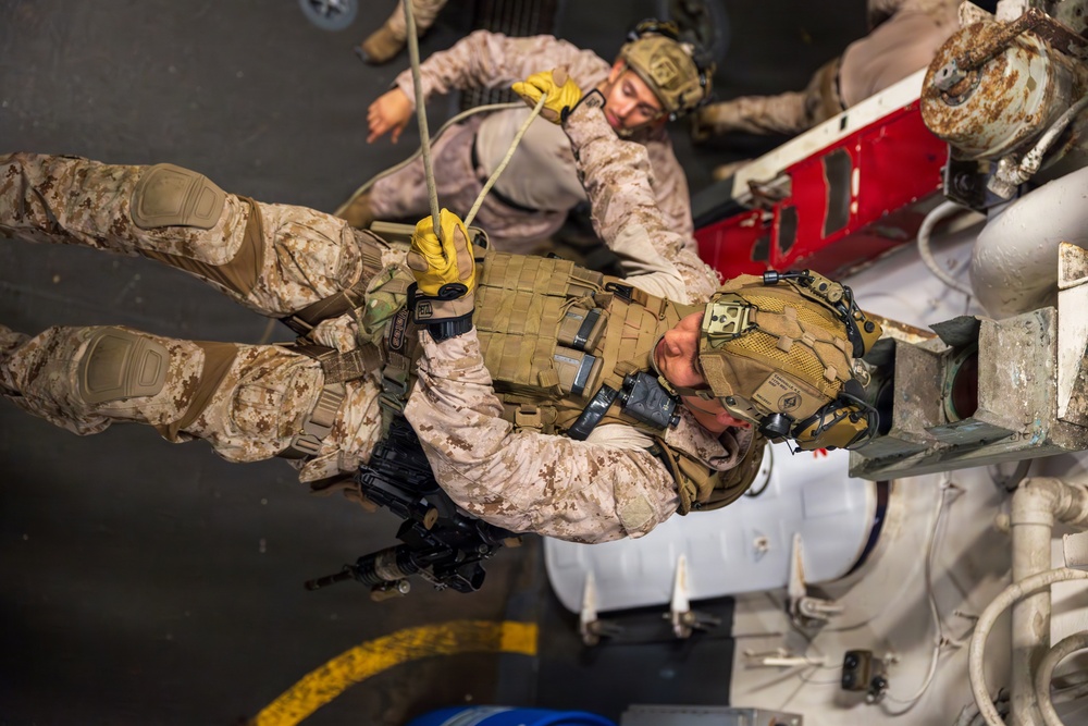 11th MEU Marines, Sailors Conduct Rappel Training Aboard USS Boxer