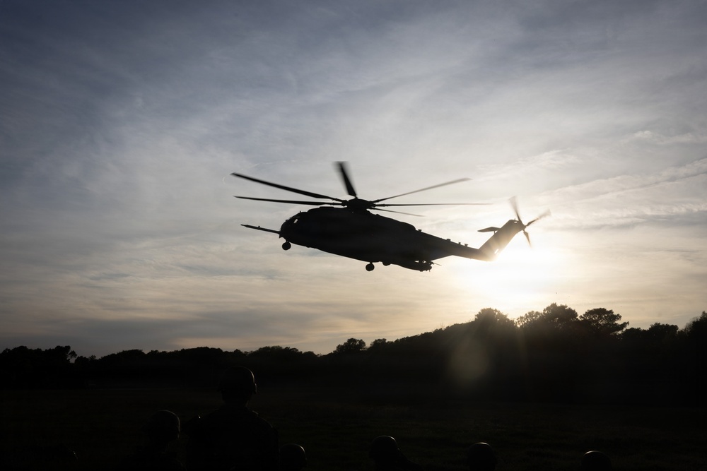 8th ESB Conducts Air-to-Ground Refueling