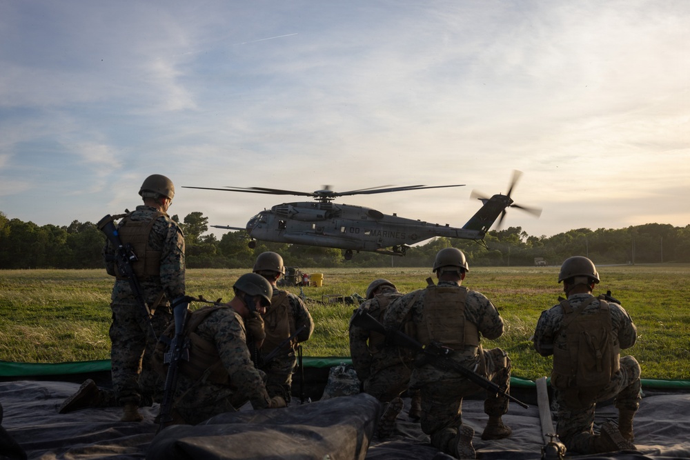 8th ESB Conducts Air-to-Ground Refueling
