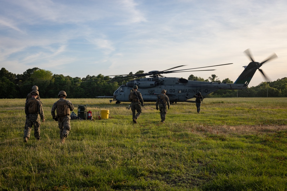 8th ESB Conducts Air-to-Ground Refueling