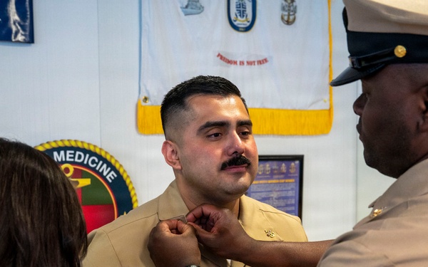 Hospital Corpsman Pinned to Senior Chief Petty Officer by Family and Leadership