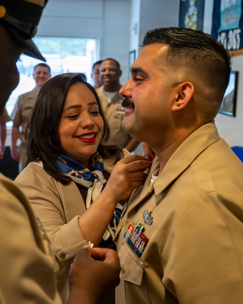 Hospital Corpsman Pinned to Senior Chief Petty Officer by Family and Leadership