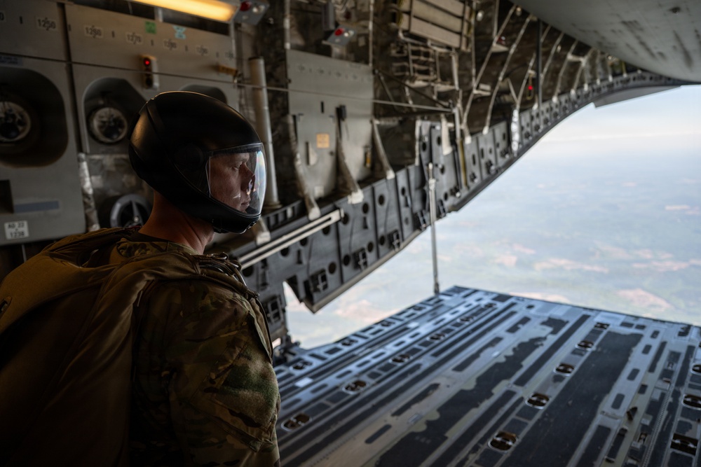 C-17 Globemaster III Aircraft Freefall Jump