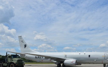 260422-N-KD696-1375