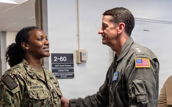 NETC holds End of Tour for MMCS Roberson