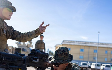 Marines conduct machine gun familiarization in Sweden