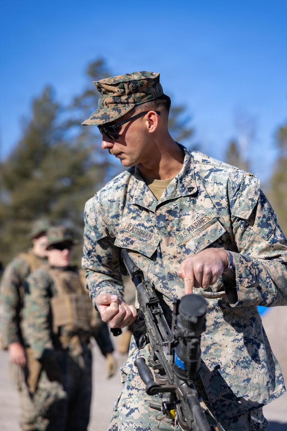 Marines conduct machine gun familiarization in Sweden