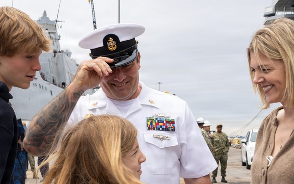 USS San Antonio (LPD 17) returns to Naval Station Norfolk