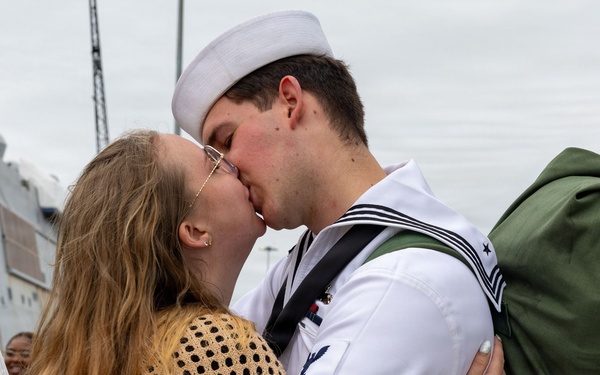USS San Antonio (LPD 17) returns to Naval Station Norfolk