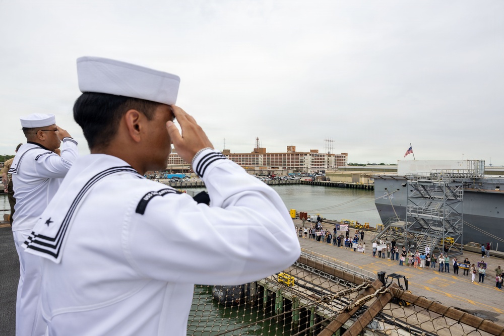 USS San Antonio (LPD 17) returns to Naval Station Norfolk