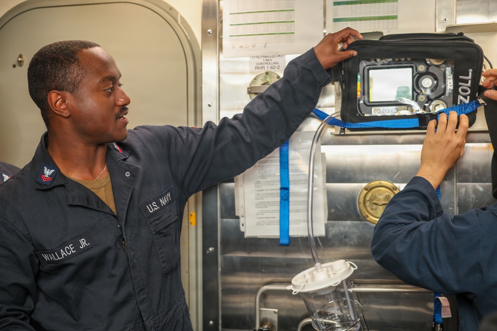 Watchstanding and Medical Training Aboard USS Decatur (DDG 73)