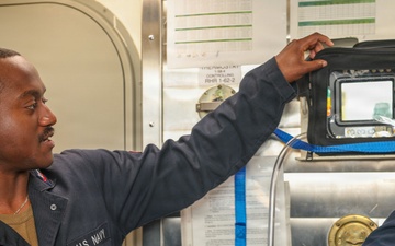 Watchstanding and Medical Training Aboard USS Decatur (DDG 73)