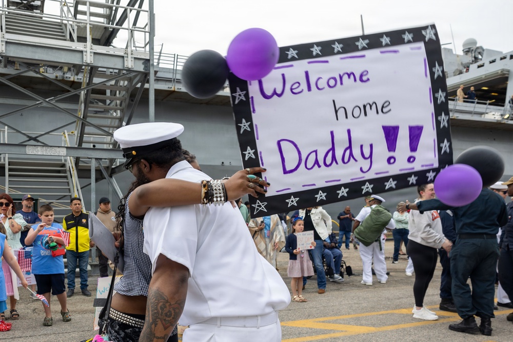 USS San Antonio (LPD 17) returns to Naval Station Norfolk