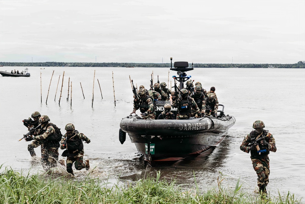Multinational forces conduct maritime landing ground assault during Flintlock 26