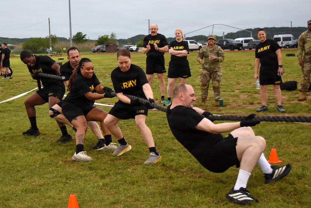 Army Reserve Soldiers celebrate 118 years of service