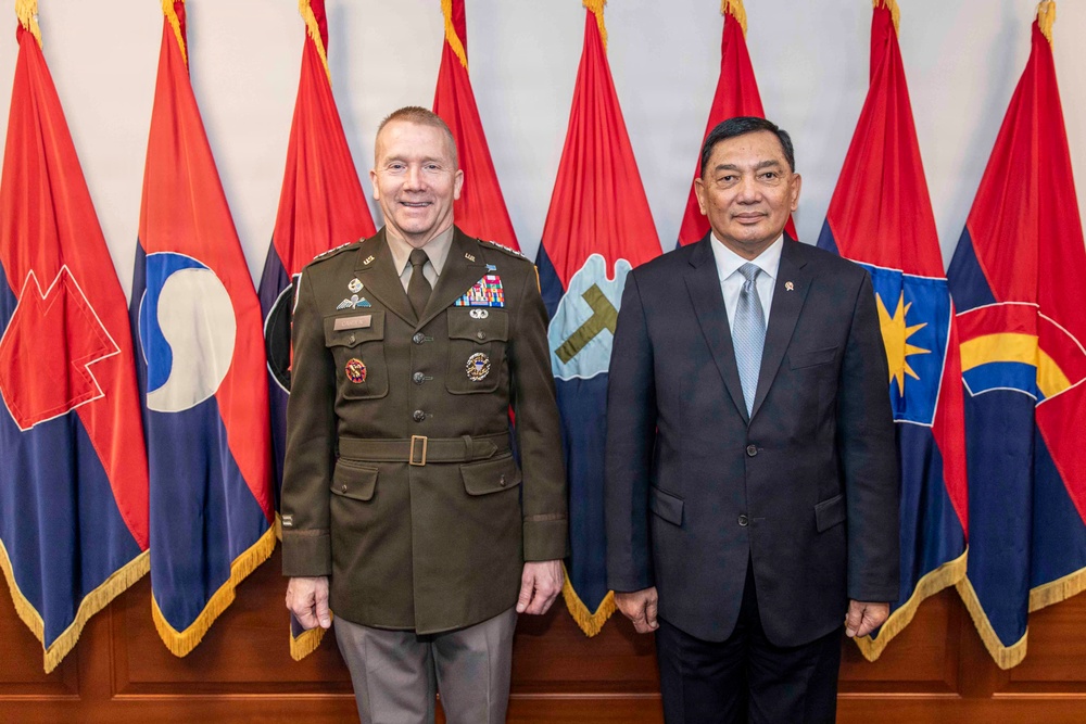 Carden meets with Indonesian Minister of Defense