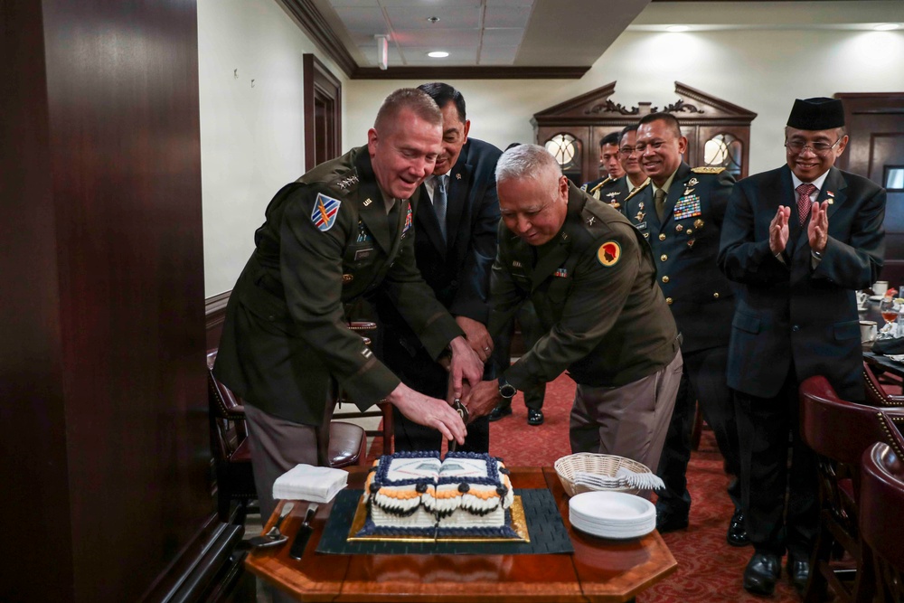 Carden meets with Indonesian Minister of Defense