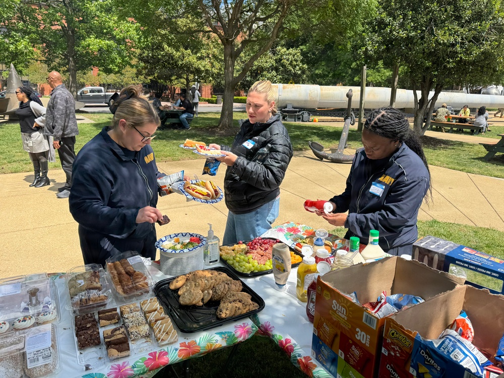 Naval District Washington Holds Command Picnic
