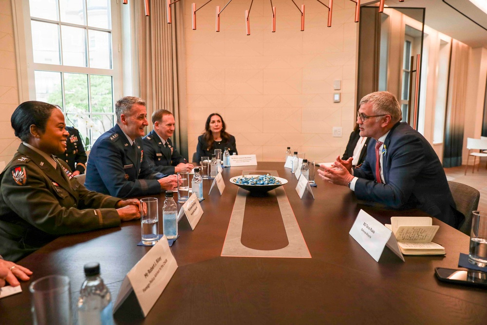 Nordhaus visits Estonian ambassador in Washington