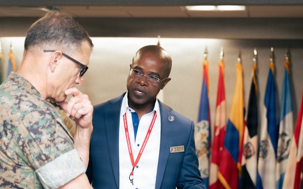 SOUTHCOM Commander Visits JIATF-South