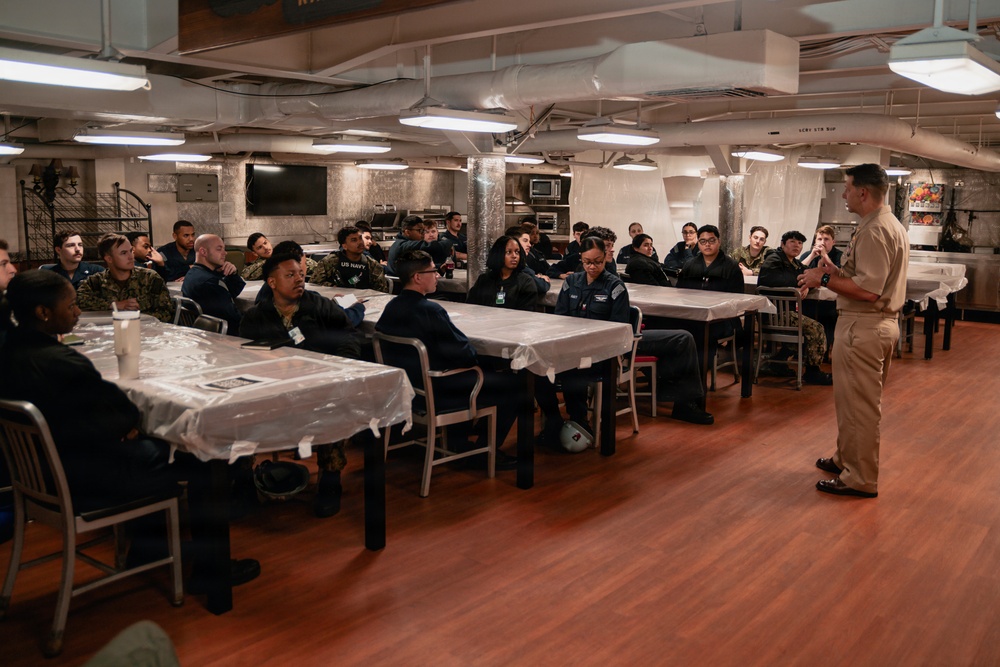Force Master Chief Dustin Kuers Speaks With Ronald Reagan Sailors