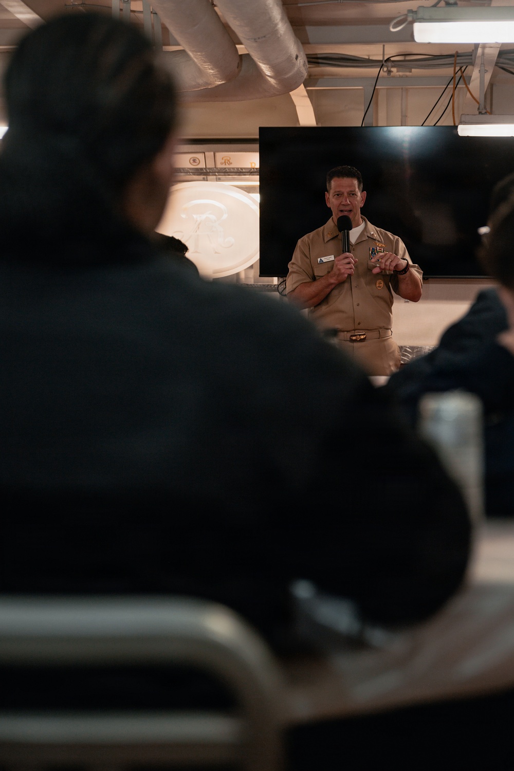 Force Master Chief Dustin Kuers Speaks With Ronald Reagan Sailors