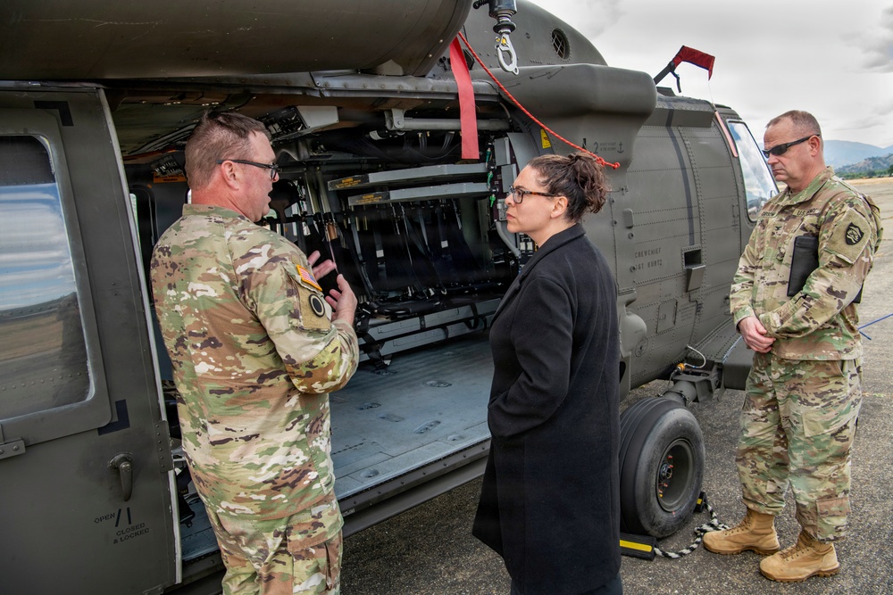 Oregon State House Representative April Dobson visits Oregon Citizen-Soldiers during their annual training in California