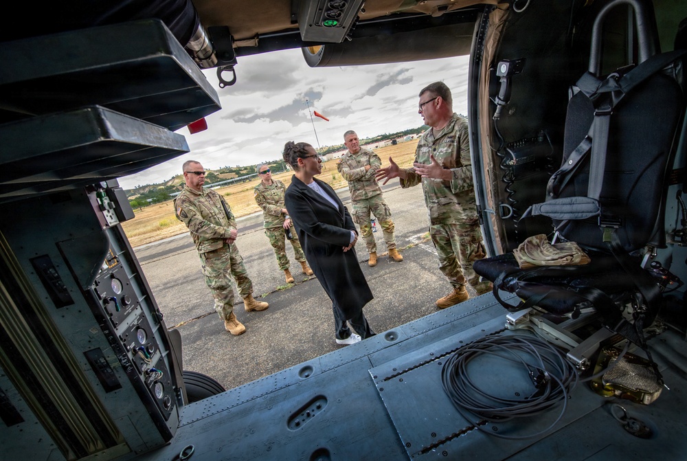 Oregon State House Representative April Dobson visits Oregon Citizen-Soldiers during their annual training in California