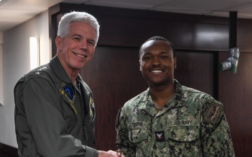 Commander, USFFC and Commander, U.S. Pacific Fleet Visit USS John C. Stennis (CVN 74)